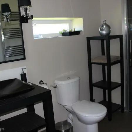 Benquet, 5 Pièces, 7 Personnes - Fr-1-360-394